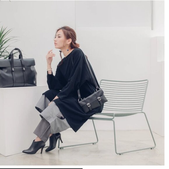 MOSHI TREYA BLACK CONVERTIBLE SATCHEL/BACKBACK - Picture 7 of 11